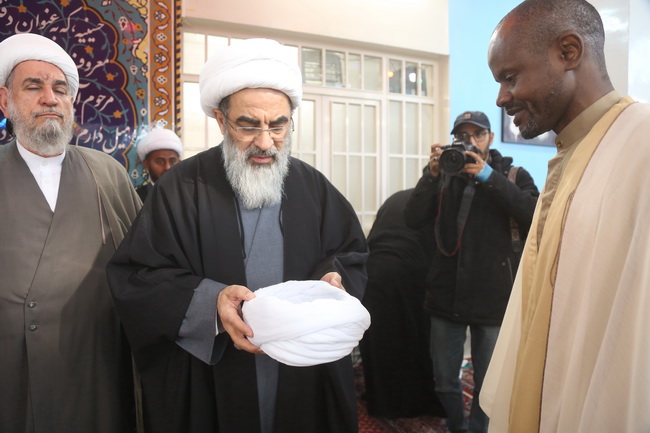 مراسم جشن مبعث و عمامه گذاری جمعی از طلاب