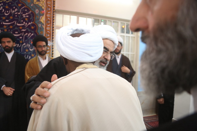 مراسم جشن مبعث و عمامه گذاری جمعی از طلاب