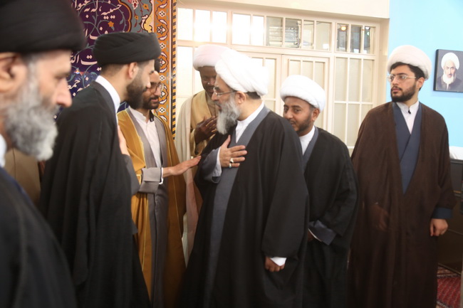 مراسم جشن مبعث و عمامه گذاری جمعی از طلاب