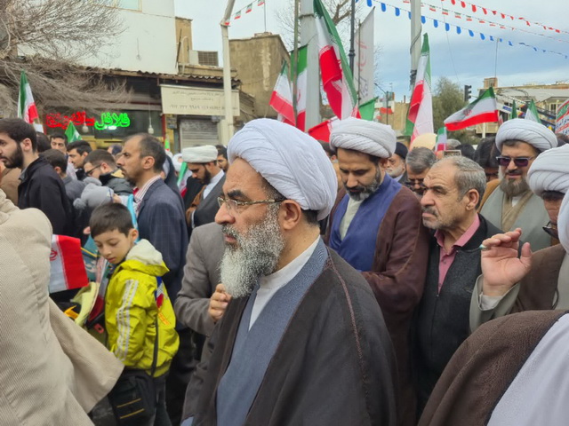 حضور در راهپیمایی دشمن شکن ۲۲ بهمن