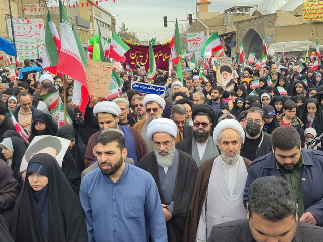 حضور در راهپیمایی دشمن شکن ۲۲ بهمن