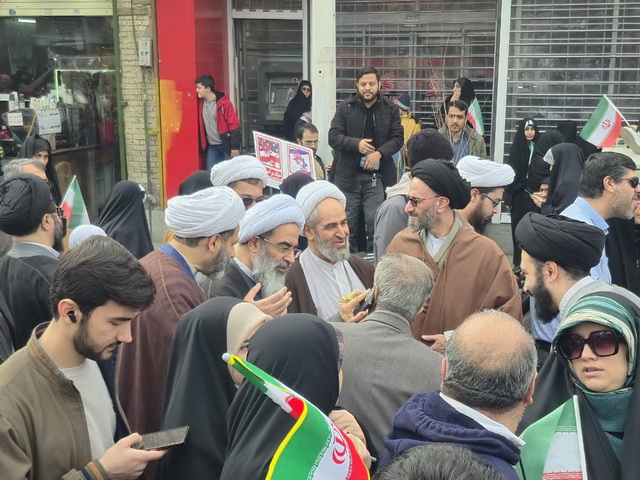 حضور در راهپیمایی دشمن شکن ۲۲ بهمن