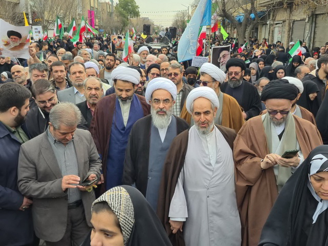 حضور در راهپیمایی دشمن شکن ۲۲ بهمن