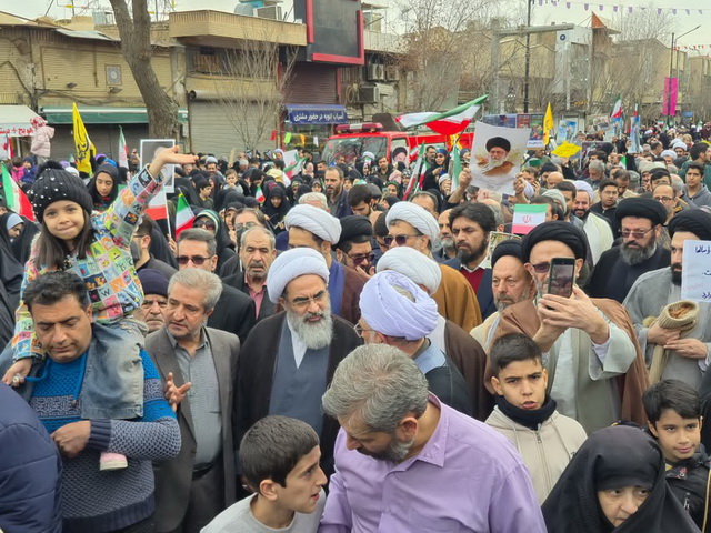 حضور در راهپیمایی دشمن شکن ۲۲ بهمن