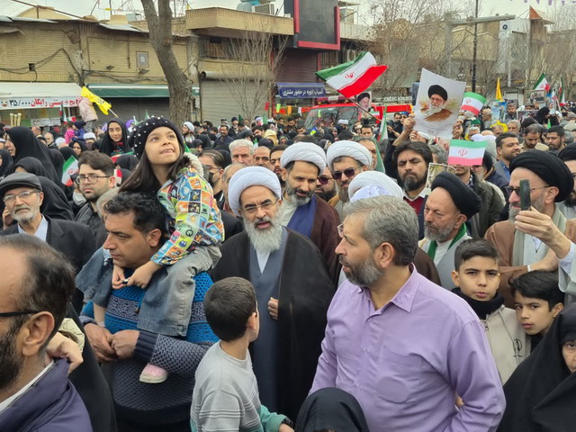 حضور در راهپیمایی دشمن شکن ۲۲ بهمن