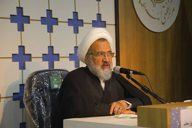 تجلیل از اساتید مجتمع آموزشی پژوهشی ائمه اطهار(ع)