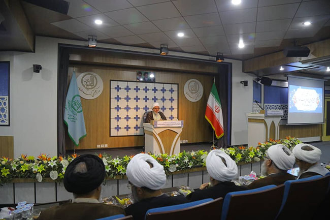 تجلیل از اساتید مجتمع آموزشی پژوهشی ائمه اطهار(ع)