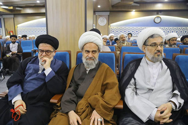 تجلیل از اساتید مجتمع آموزشی پژوهشی ائمه اطهار(ع)