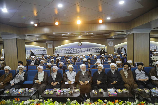 تجلیل از اساتید مجتمع آموزشی پژوهشی ائمه اطهار(ع)