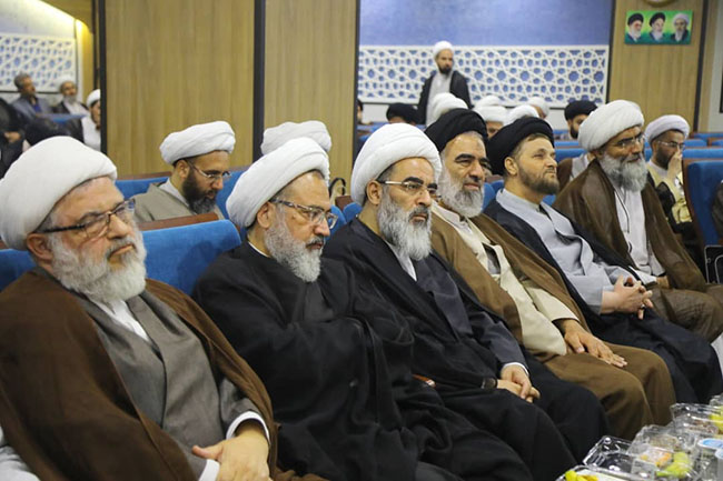 تجلیل از اساتید مجتمع آموزشی پژوهشی ائمه اطهار(ع)