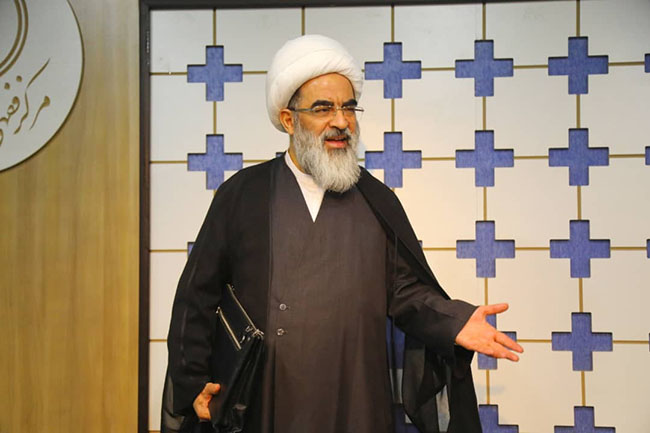 تجلیل از اساتید مجتمع آموزشی پژوهشی ائمه اطهار(ع)