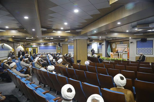 تجلیل از اساتید مجتمع آموزشی پژوهشی ائمه اطهار(ع)