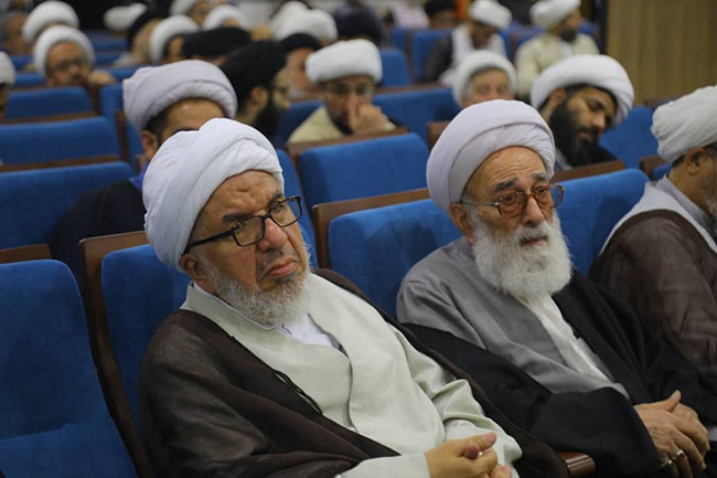 تجلیل از اساتید مجتمع آموزشی پژوهشی ائمه اطهار(ع)