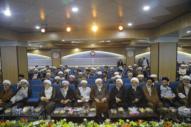 تجلیل از اساتید مجتمع آموزشی پژوهشی ائمه اطهار(ع)