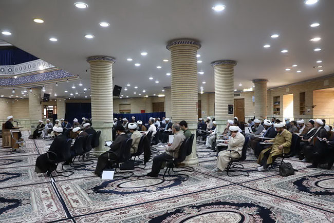 تجلیل از حضرت استاد در روز معلم