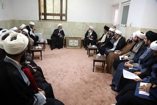 تجلیل از حضرت استاد در روز معلم