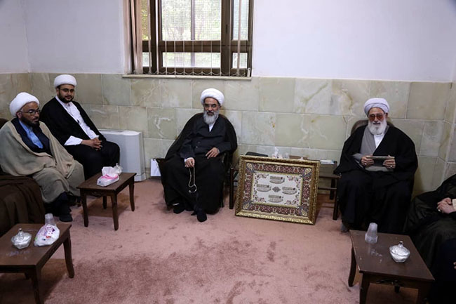 تجلیل از حضرت استاد در روز معلم