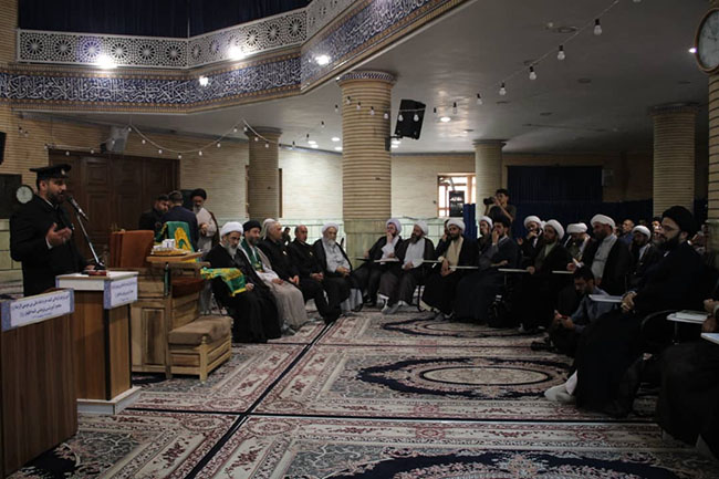 آئین پرچم‌گردانی گنبد حرم امام علی بن موسی الرضا(ع) در مسجد مرکز فقهی ائمه اطهار(ع)