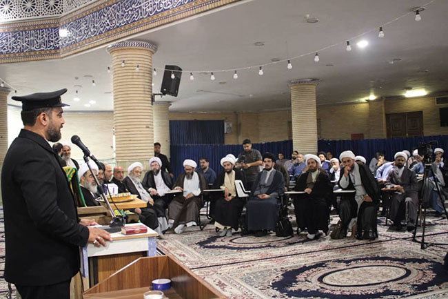 آئین پرچم‌گردانی گنبد حرم امام علی بن موسی الرضا(ع) در مسجد مرکز فقهی ائمه اطهار(ع)