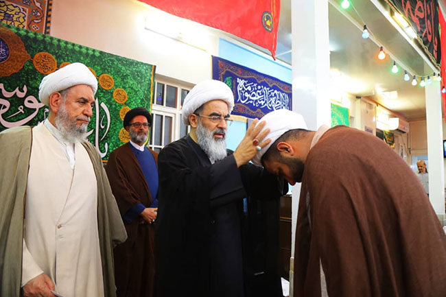 مراسم جشن میلاد با سعادت امام رضا(ع) و آیین عمامه‌گذاری طلاب در حسینیه دفتر آیت‌الله فاضل لنکرانی