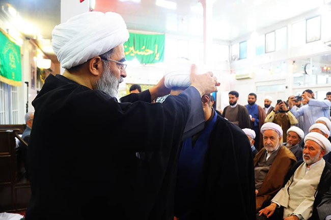مراسم جشن میلاد با سعادت امام رضا(ع) و آیین عمامه‌گذاری طلاب در حسینیه دفتر آیت‌الله فاضل لنکرانی