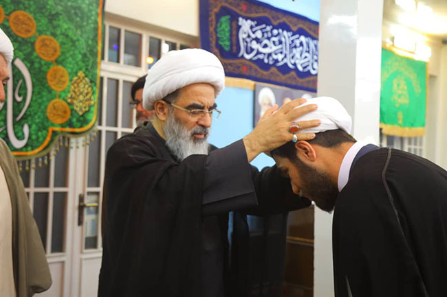 مراسم جشن میلاد با سعادت امام رضا(ع) و آیین عمامه‌گذاری طلاب در حسینیه دفتر آیت‌الله فاضل لنکرانی