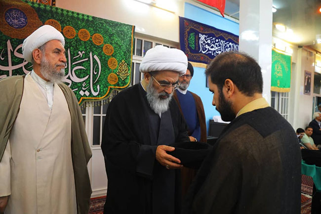 مراسم جشن میلاد با سعادت امام رضا(ع) و آیین عمامه‌گذاری طلاب در حسینیه دفتر آیت‌الله فاضل لنکرانی