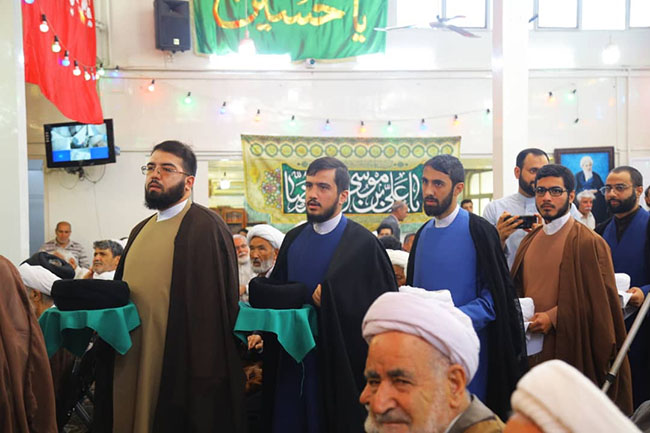 مراسم جشن میلاد با سعادت امام رضا(ع) و آیین عمامه‌گذاری طلاب در حسینیه دفتر آیت‌الله فاضل لنکرانی