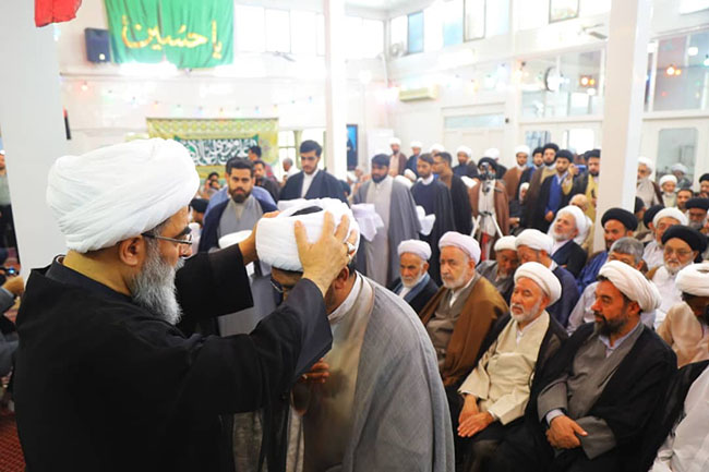 مراسم جشن میلاد با سعادت امام رضا(ع) و آیین عمامه‌گذاری طلاب در حسینیه دفتر آیت‌الله فاضل لنکرانی