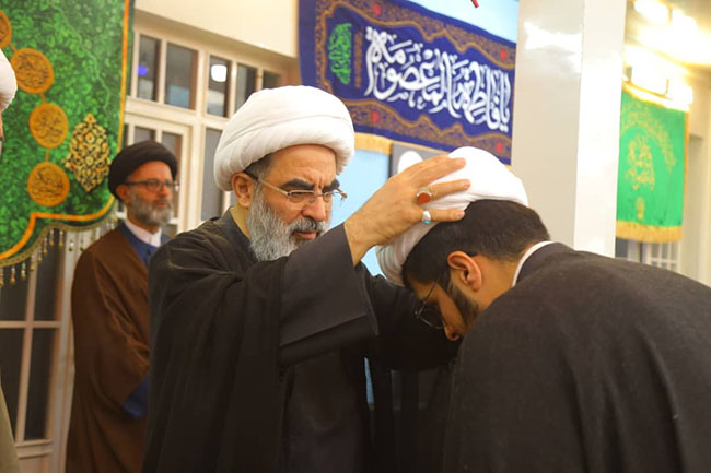 مراسم جشن میلاد با سعادت امام رضا(ع) و آیین عمامه‌گذاری طلاب در حسینیه دفتر آیت‌الله فاضل لنکرانی