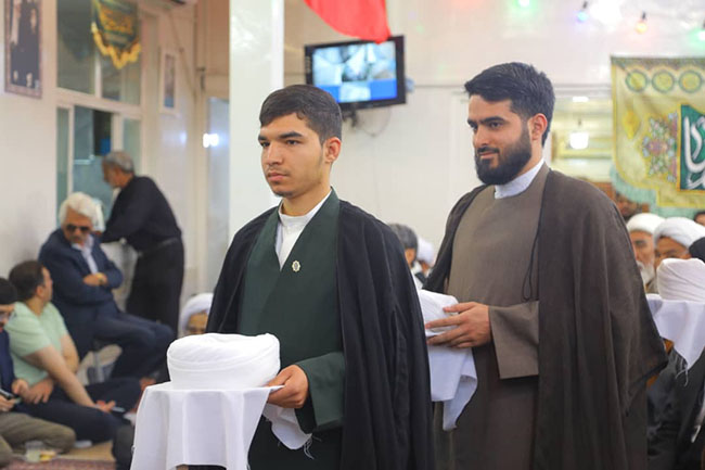 مراسم جشن میلاد با سعادت امام رضا(ع) و آیین عمامه‌گذاری طلاب در حسینیه دفتر آیت‌الله فاضل لنکرانی
