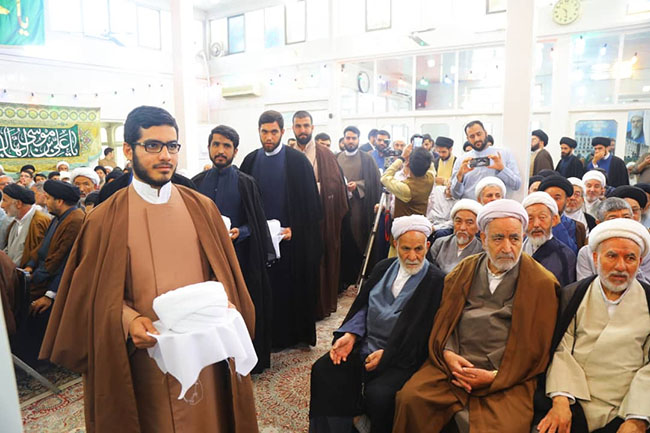 مراسم جشن میلاد با سعادت امام رضا(ع) و آیین عمامه‌گذاری طلاب در حسینیه دفتر آیت‌الله فاضل لنکرانی