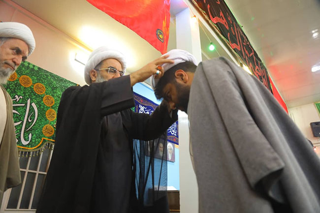 مراسم جشن میلاد با سعادت امام رضا(ع) و آیین عمامه‌گذاری طلاب در حسینیه دفتر آیت‌الله فاضل لنکرانی