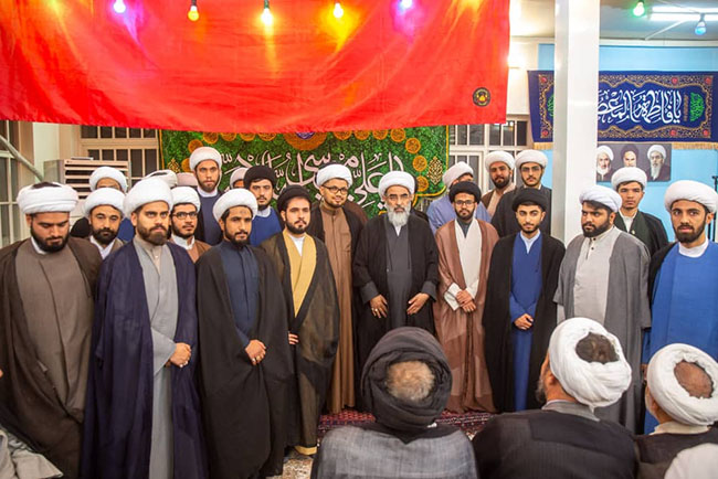 مراسم جشن میلاد با سعادت امام رضا(ع) و آیین عمامه‌گذاری طلاب در حسینیه دفتر آیت‌الله فاضل لنکرانی