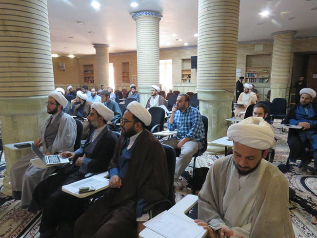 همایش در مسیر فقاهت  ویژه طلاب جدید الورود مجتمع آموزشی پژوهشی ائمه اطهار(ع)