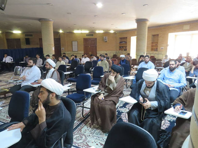 همایش در مسیر فقاهت  ویژه طلاب جدید الورود مجتمع آموزشی پژوهشی ائمه اطهار(ع)