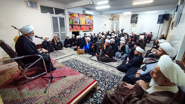 نشست هم‌اندیشی فارغ‌التحصیلان مؤسسه آموزش عالی ائمه اطهار(ع) مشهد مقدس