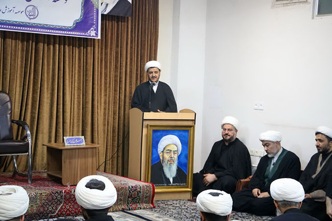 نشست هم‌اندیشی فارغ‌التحصیلان مؤسسه آموزش عالی ائمه اطهار(ع) مشهد مقدس