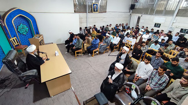 نشست نخبگان پایه پنجم حوزه علمیه خراسان با آیت الله فاضل لنکرانی