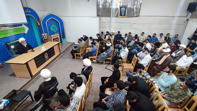 نشست نخبگان پایه پنجم حوزه علمیه خراسان با آیت الله فاضل لنکرانی
