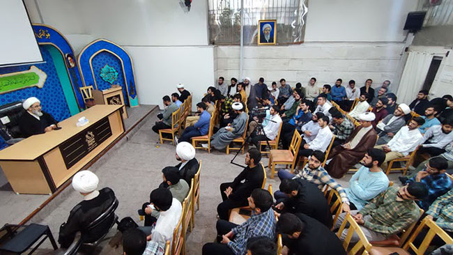 نشست نخبگان پایه پنجم حوزه علمیه خراسان با آیت الله فاضل لنکرانی