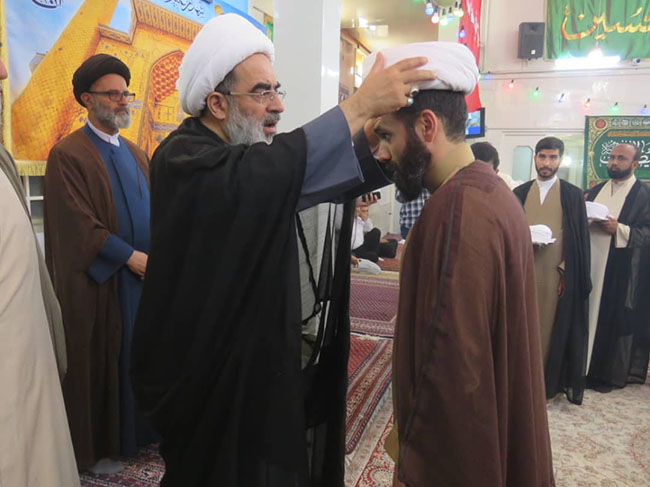 آئین عمامه‌گذاری در روز عید غدیر در دفتر آیت الله فاضل لنکرانی