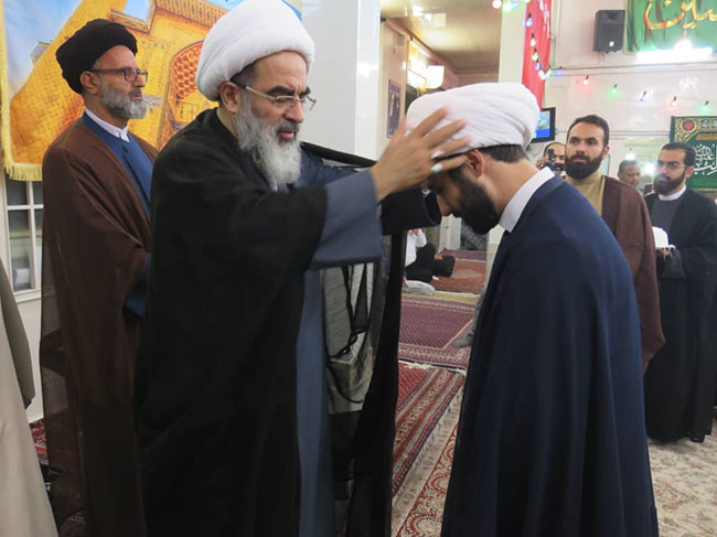 آئین عمامه‌گذاری در روز عید غدیر در دفتر آیت الله فاضل لنکرانی