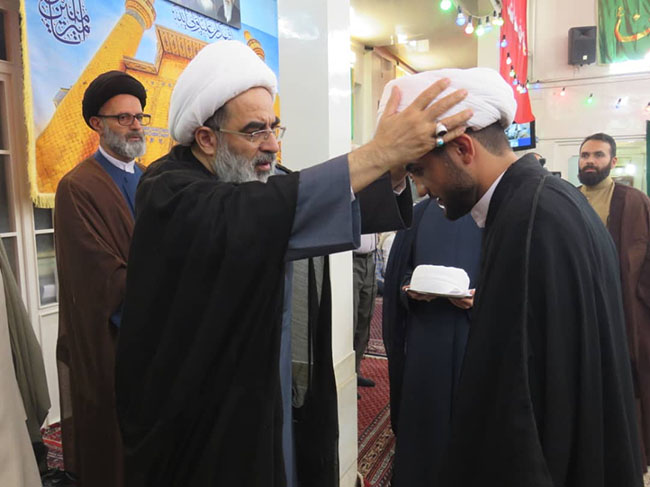 آئین عمامه‌گذاری در روز عید غدیر در دفتر آیت الله فاضل لنکرانی