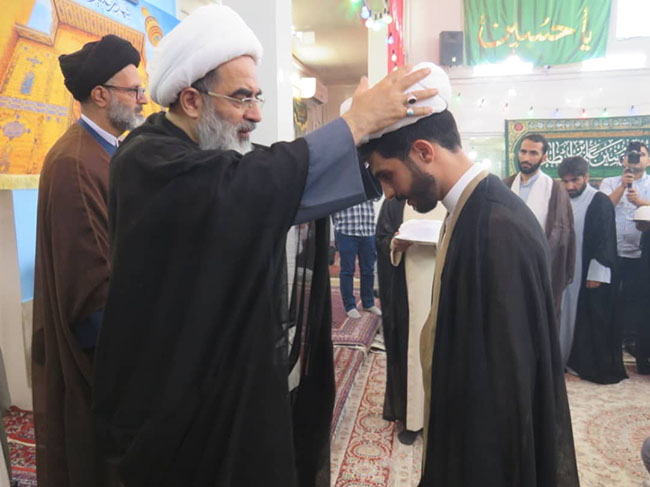 آئین عمامه‌گذاری در روز عید غدیر در دفتر آیت الله فاضل لنکرانی