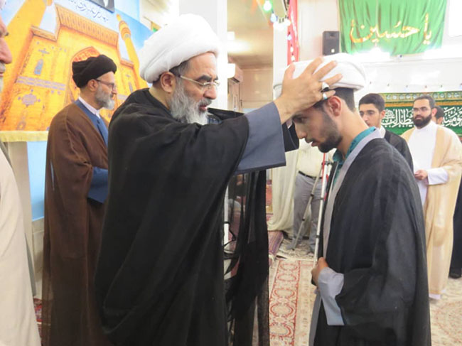 آئین عمامه‌گذاری در روز عید غدیر در دفتر آیت الله فاضل لنکرانی