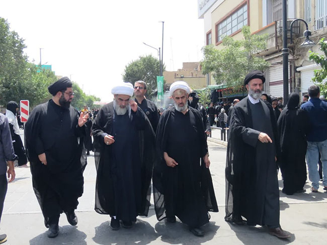 حضور آیت الله فاضل لنکرانی در ایستگاه صلواتی دفتر روز عاشورا