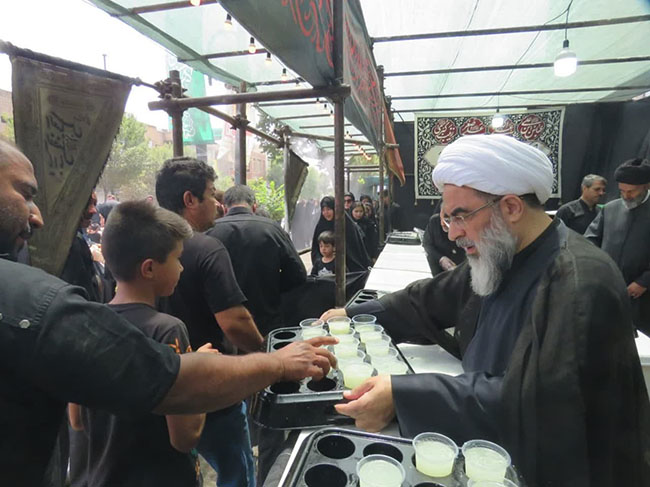 حضور آیت الله فاضل لنکرانی در ایستگاه صلواتی دفتر روز عاشورا