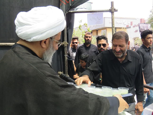 حضور آیت الله فاضل لنکرانی در ایستگاه صلواتی دفتر روز عاشورا