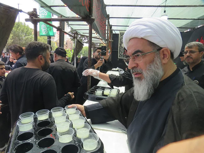 حضور آیت الله فاضل لنکرانی در ایستگاه صلواتی دفتر روز عاشورا